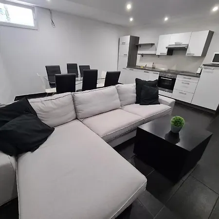 House Center Semesterbostad Koper